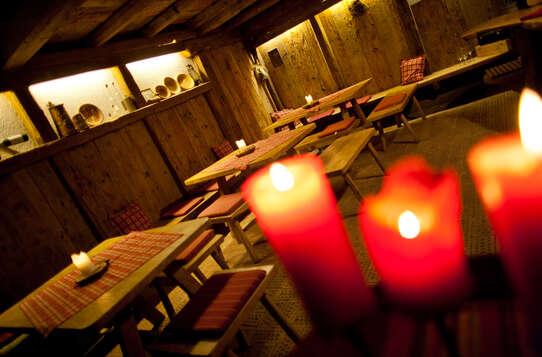 Nella nostra cantina, maestro Walter produce il vino in modo tradizionale