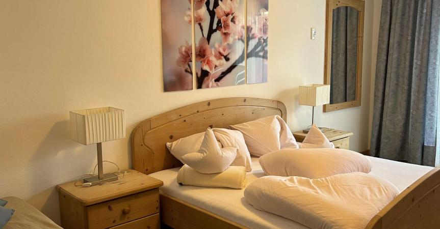 Schlafzimmer mit Einzelschlafcouch