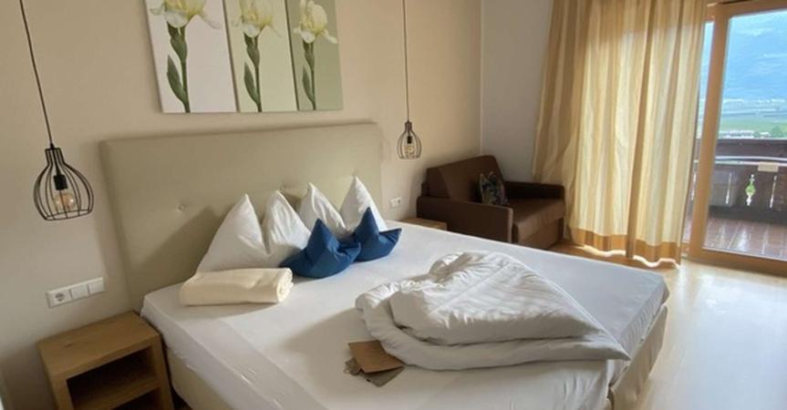 Komfortdoppelzimmer Iris Komfortdoppelzimmer Iris